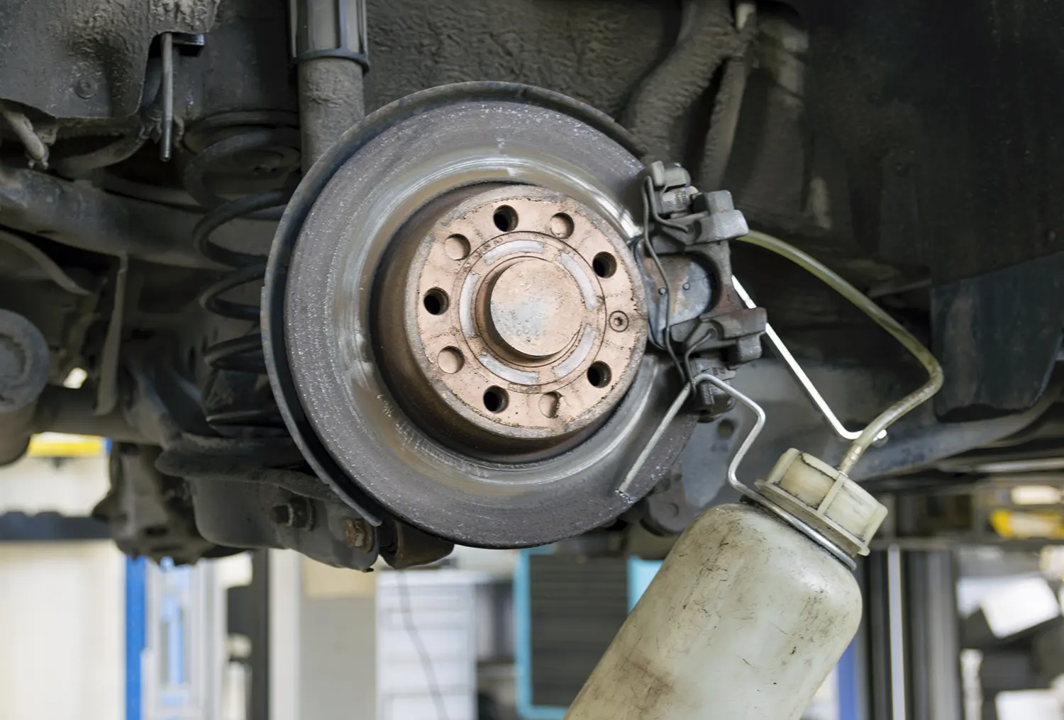 Expert brake fluid flush service for better braking performance